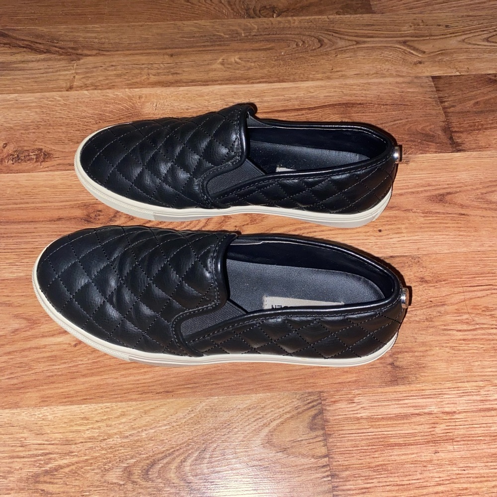 Steve Madden Ecentrcq Black Slip Ons